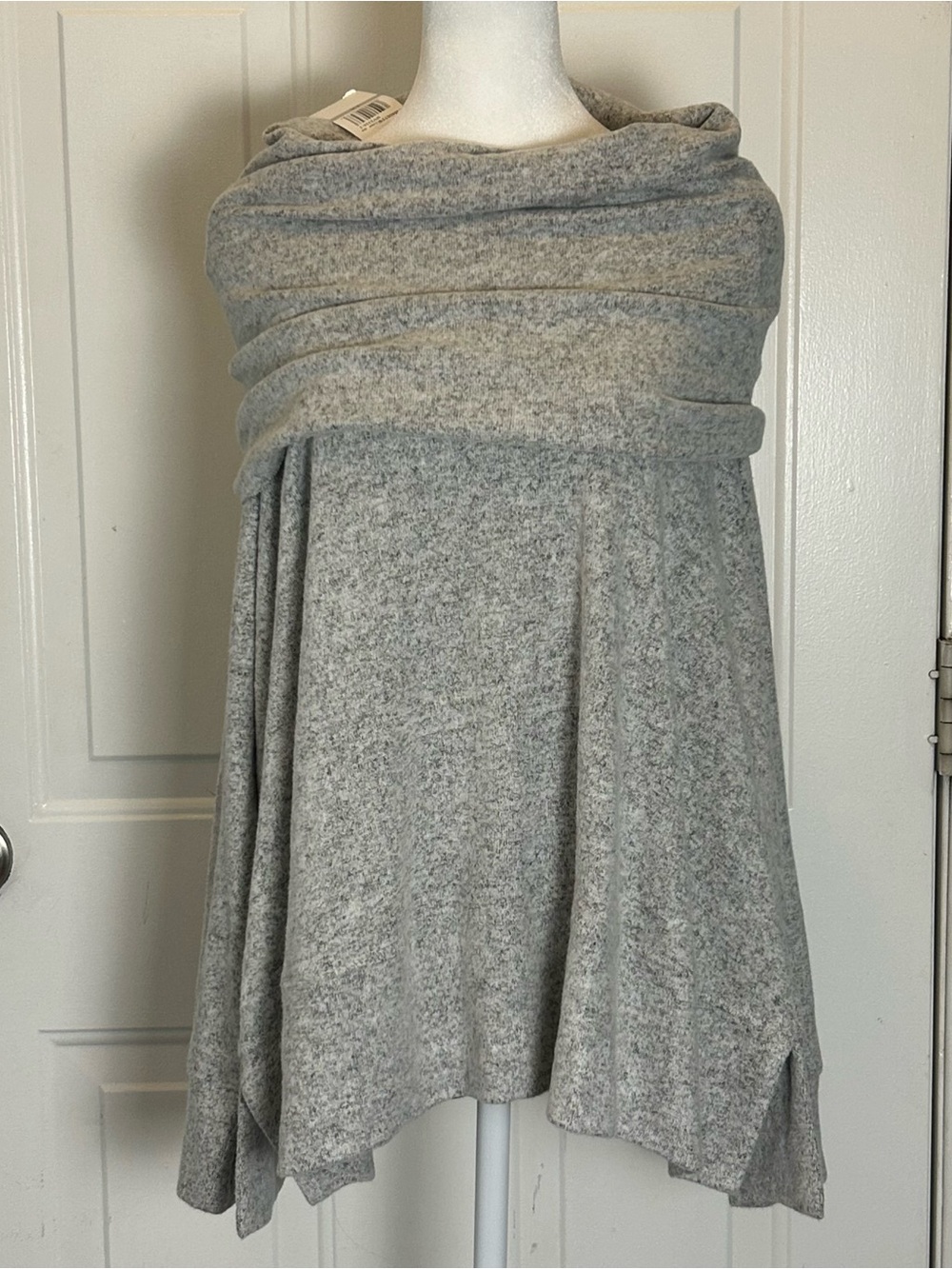 Cupio Sweater Women’s 1X Off Shoulder Cowl Neck Soft Gray